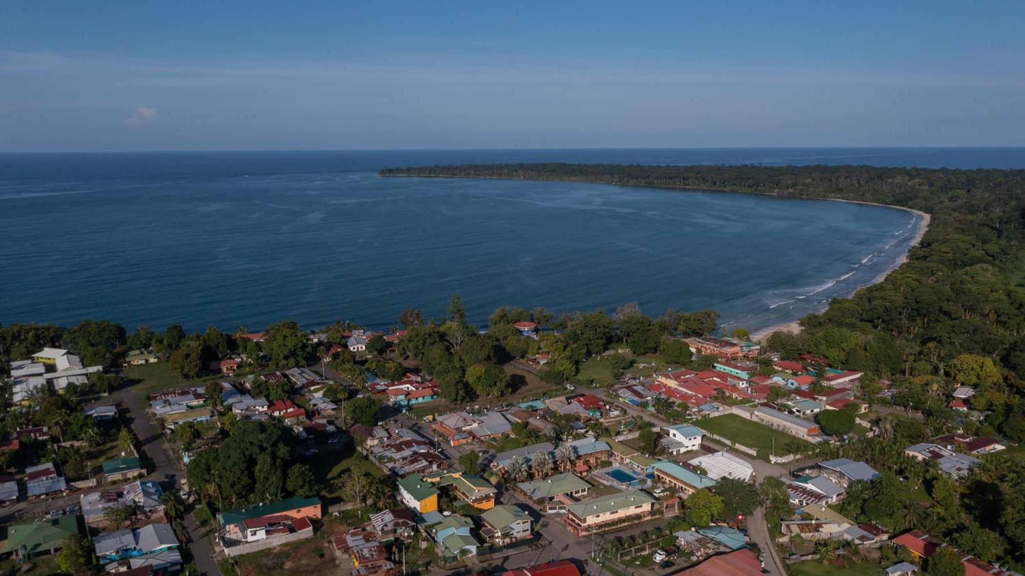Namaitami Casa Hermosa Con Ac Y Piscina A Solo 650 Metros Del Parque Nacional Cahuita Eksteriør bilde