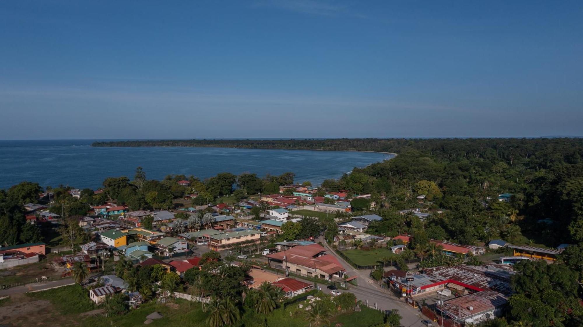 Namaitami Casa Hermosa Con Ac Y Piscina A Solo 650 Metros Del Parque Nacional Cahuita Eksteriør bilde
