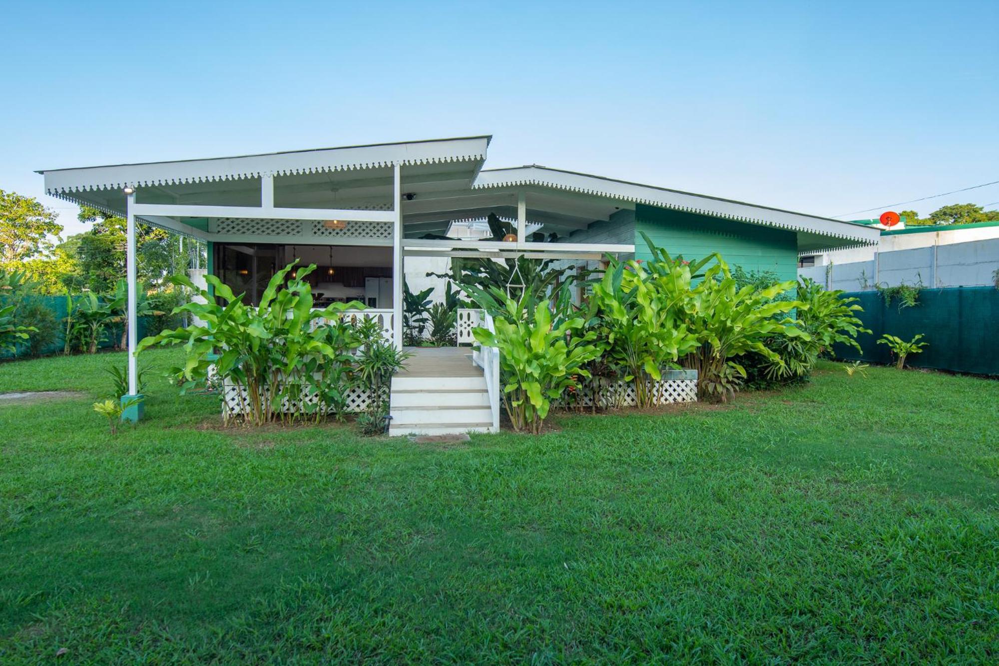 Namaitami Casa Hermosa Con Ac Y Piscina A Solo 650 Metros Del Parque Nacional Cahuita Eksteriør bilde
